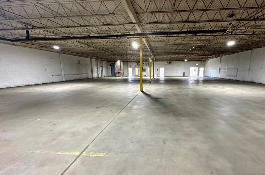 1230-1236 Industrial Ave, Gastonia, NC à louer - Photo de l’immeuble – Image 2 sur 11