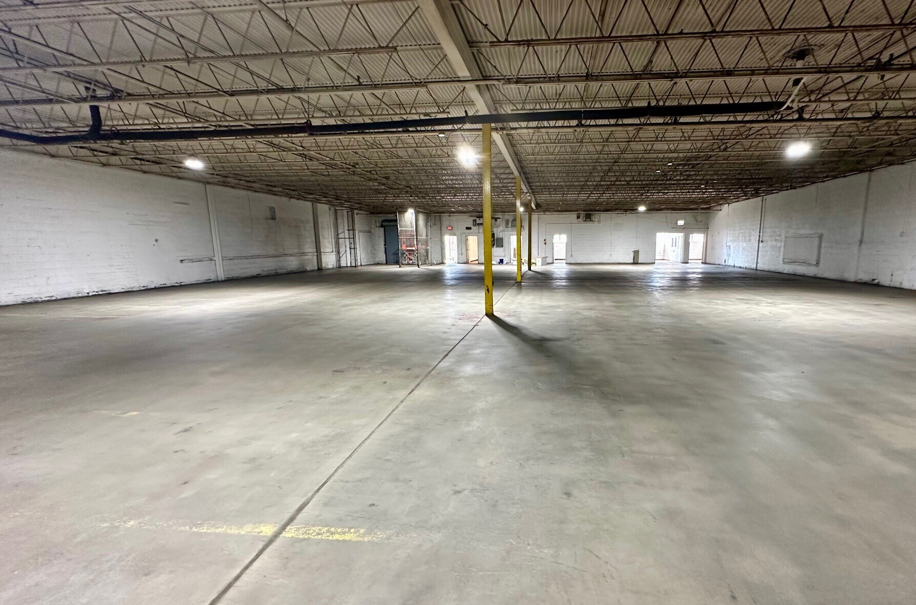 1230-1236 Industrial Ave, Gastonia, NC à louer Photo de l’immeuble– Image 1 sur 11