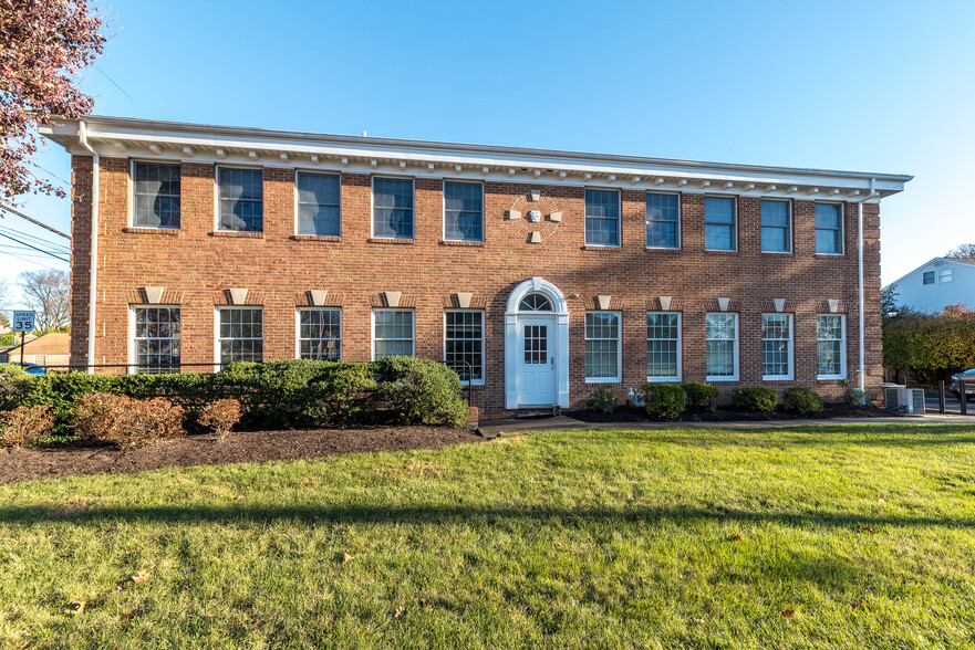 600 E Main St, Lansdale, PA à vendre - Photo de l’immeuble – Image 1 sur 57