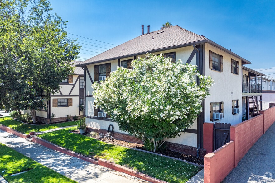 457 W Elm Ave, Burbank, CA à vendre - Photo principale – Image 1 sur 4