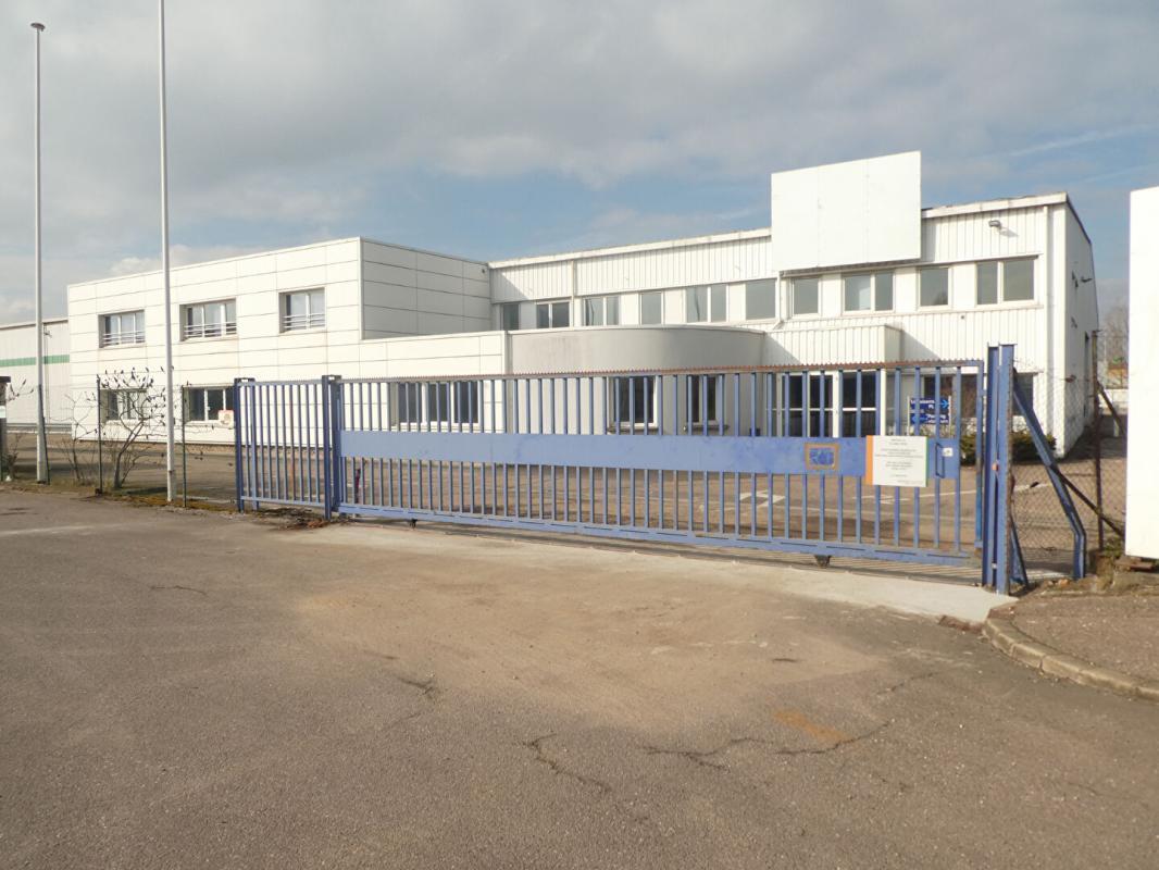 Industriel/Logistique dans Ennery à louer Photo de l’immeuble– Image 1 sur 7