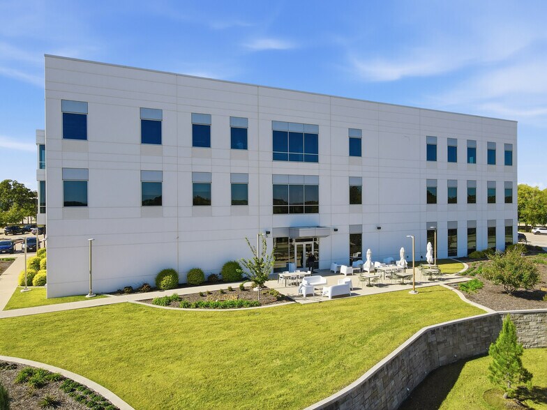 1021 Grace Ln, Southlake, TX à vendre - Photo de l’immeuble – Image 2 sur 39