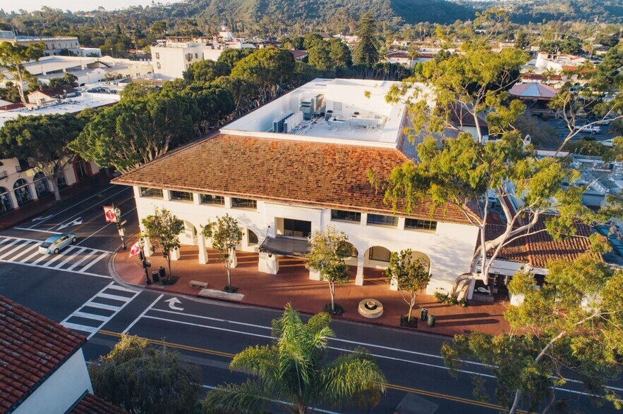 1001 State St, Santa Barbara, CA à vendre - Photo de l’immeuble – Image 3 sur 10