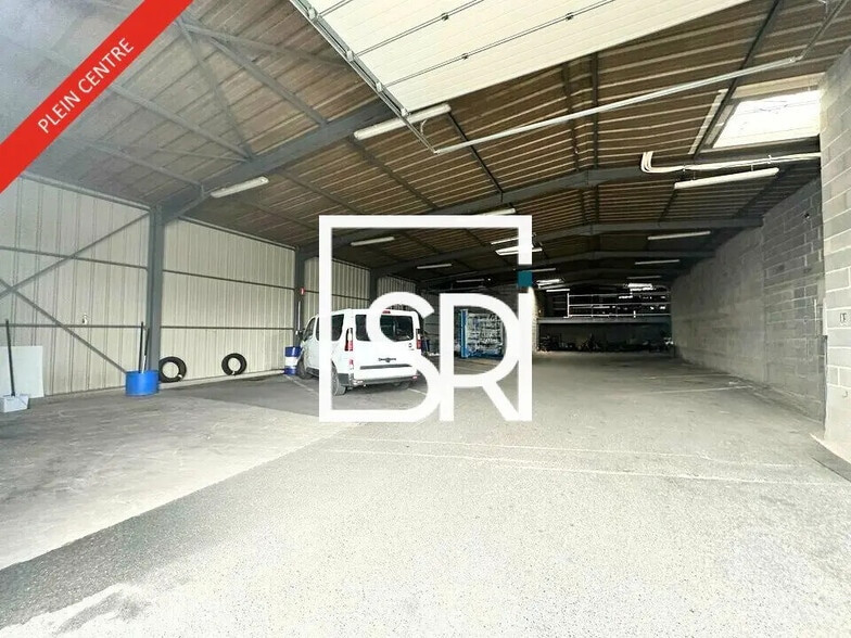 Industriel/Logistique dans Issoire à vendre - Photo de l’immeuble – Image 3 sur 12
