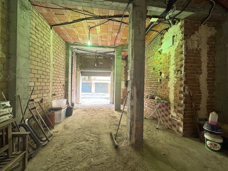 Local commercial dans Vélez-Málaga à vendre - Photo de l’immeuble – Image 2 sur 23