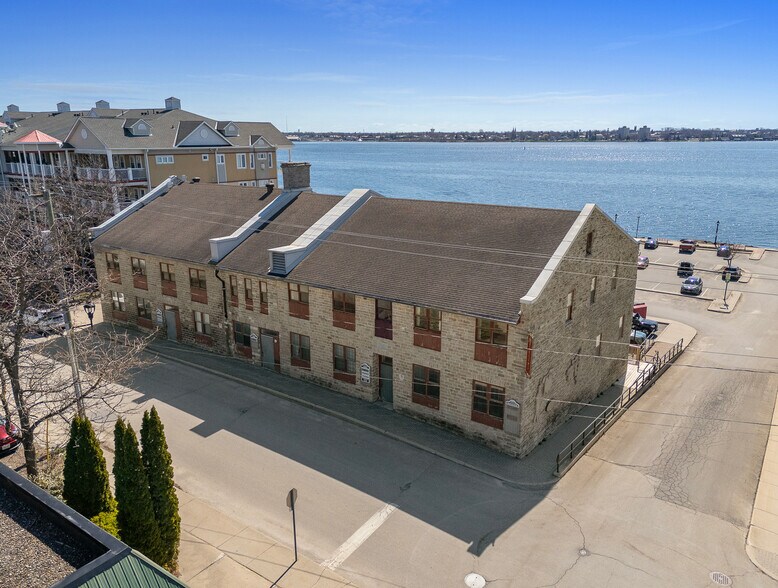 193-197 Water St, Prescott, ON à vendre - Photo de l’immeuble – Image 1 sur 6