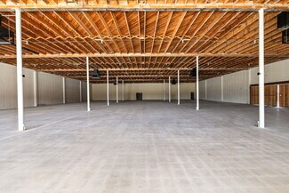 Plus de détails pour 45013-45073 Oasis St, Indio, CA - Local commercial à louer