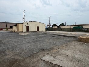 6505 Pulaski Hwy, Rosedale, MD à louer Photo de l’immeuble– Image 2 sur 3