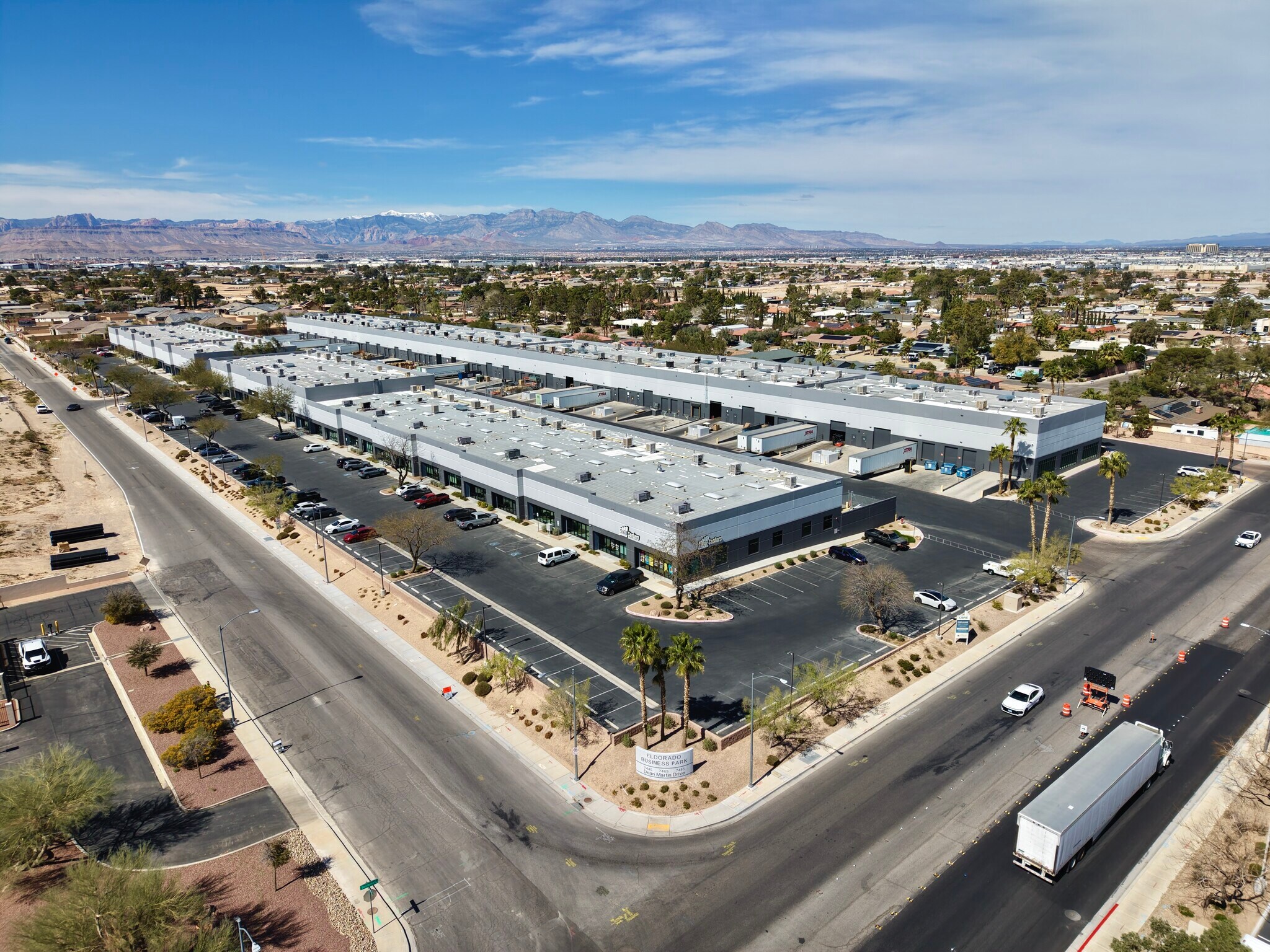 7485 Dean Martin Dr, Las Vegas, NV à louer Aérien– Image 1 sur 6