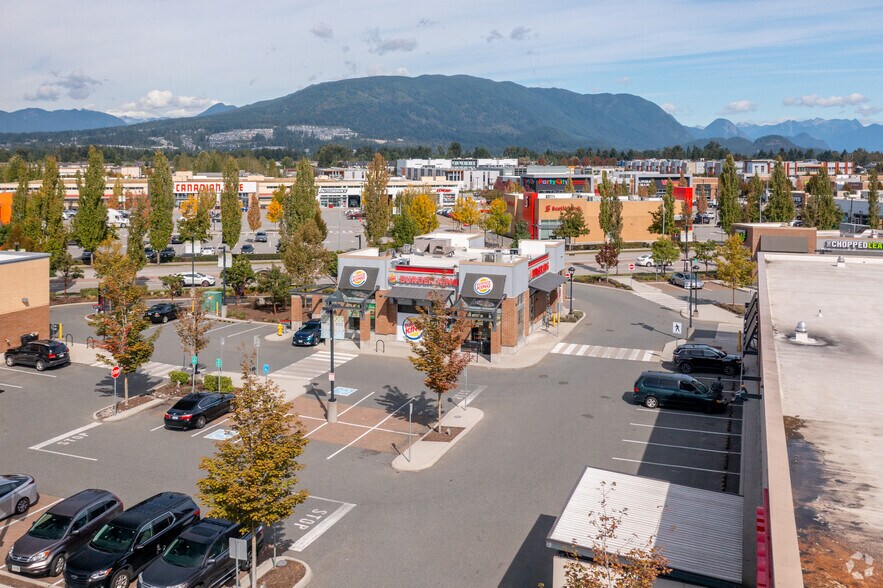 879 Sherling Pl, Port Coquitlam, BC à louer - Photo de l’immeuble – Image 2 sur 11
