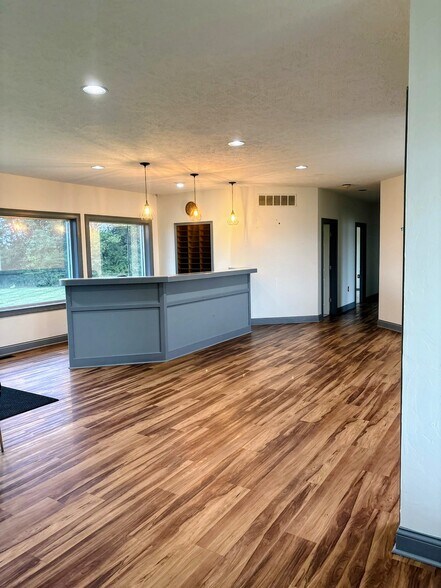 6051 S Indianapolis Rd, Whitestown, IN à louer - Photo intérieure – Image 2 sur 22