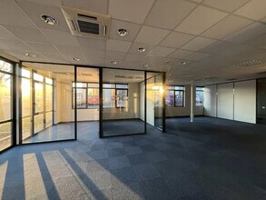 Bureaux/Local commercial dans Villefranche-sur-Saône à louer Photo intérieure– Image 2 sur 8