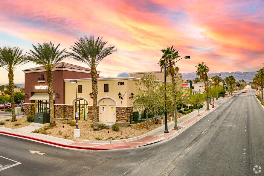 7150 N Durango Dr, Las Vegas, NV à louer - Photo de l’immeuble – Image 2 sur 2