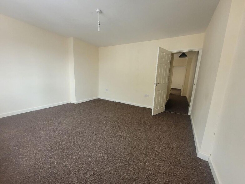 45-46 Beaufort St, Brynmawr à louer - Photo de l’immeuble – Image 3 sur 11