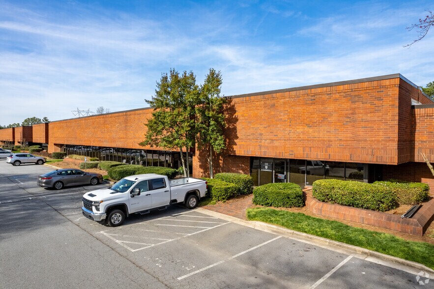 5300 Oakbrook Pky, Norcross, GA à louer - Photo de l’immeuble – Image 3 sur 42