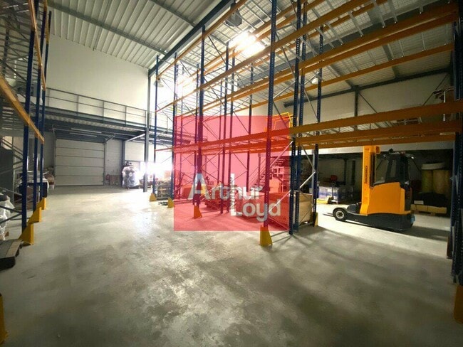 Plus de détails pour Bureau, Local d'activités à louer