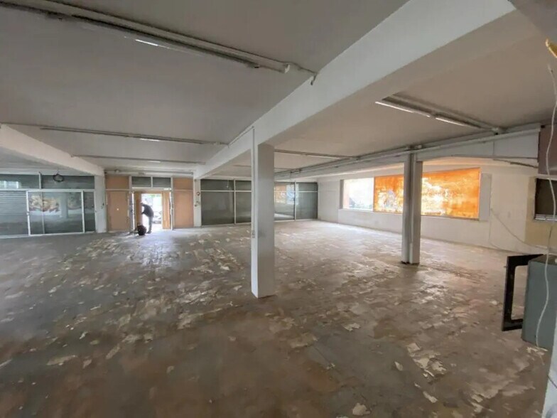 Local d’activités dans Le Petit-Quevilly à louer - Photo intérieure – Image 2 sur 4