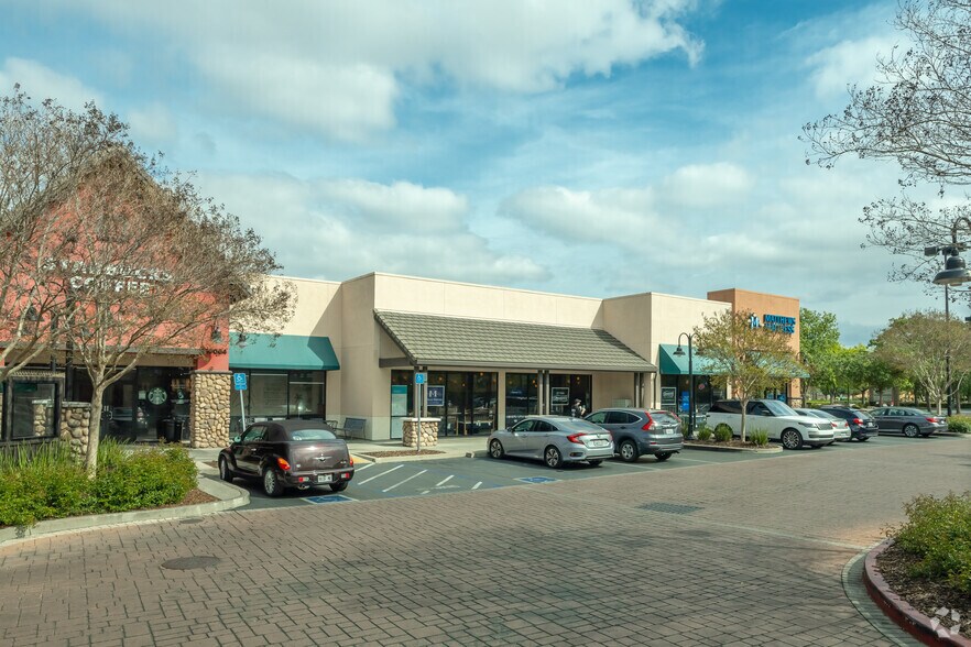 10064 Bruceville Rd, Elk Grove, CA à vendre - Photo de l’immeuble – Image 3 sur 5