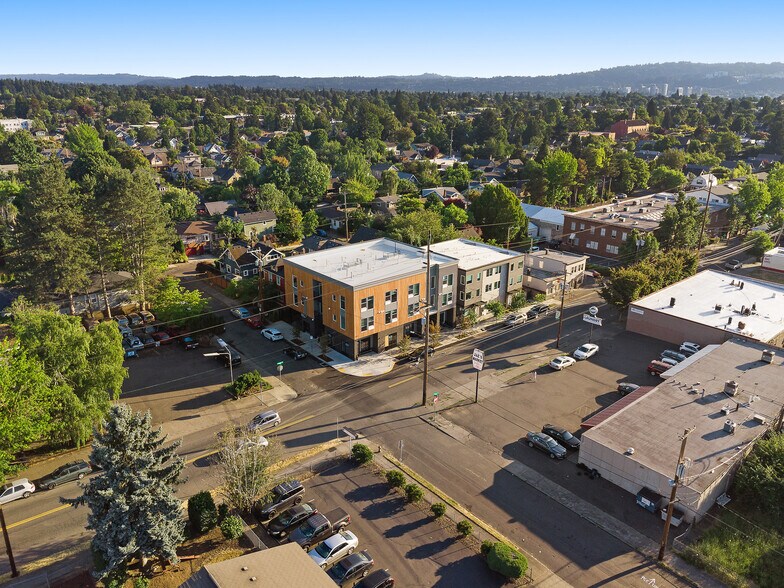 4738 SE Belmont St, Portland, OR à vendre - Photo de l’immeuble – Image 2 sur 45