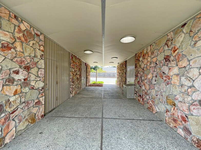 1515 Montgomery Dr, Santa Rosa, CA à louer - Photo de l’immeuble – Image 3 sur 8