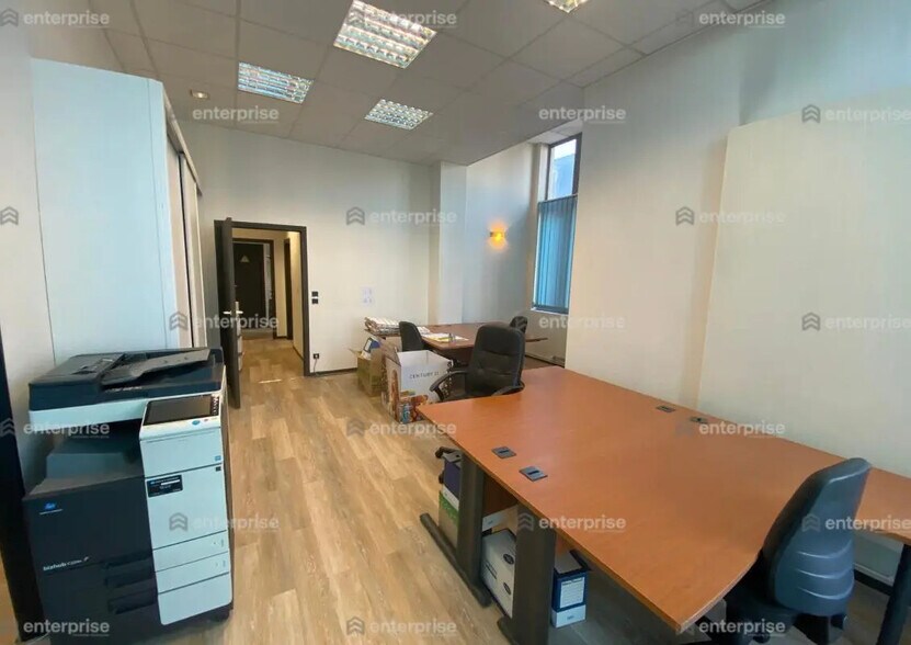 32 Place Du Commandant Louis Daudré, Péronne à louer - Photo de l’immeuble – Image 3 sur 3
