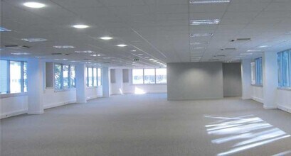 4 Rue Paul Dautier, Vélizy-Villacoublay à louer Photo de l’immeuble– Image 2 sur 2