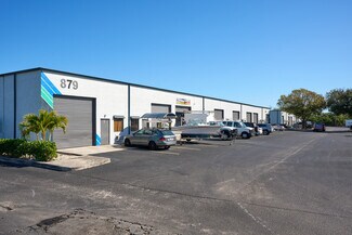 Plus de détails pour 895 NE Dixie Hwy, Jensen Beach, FL - Local d'activités à louer