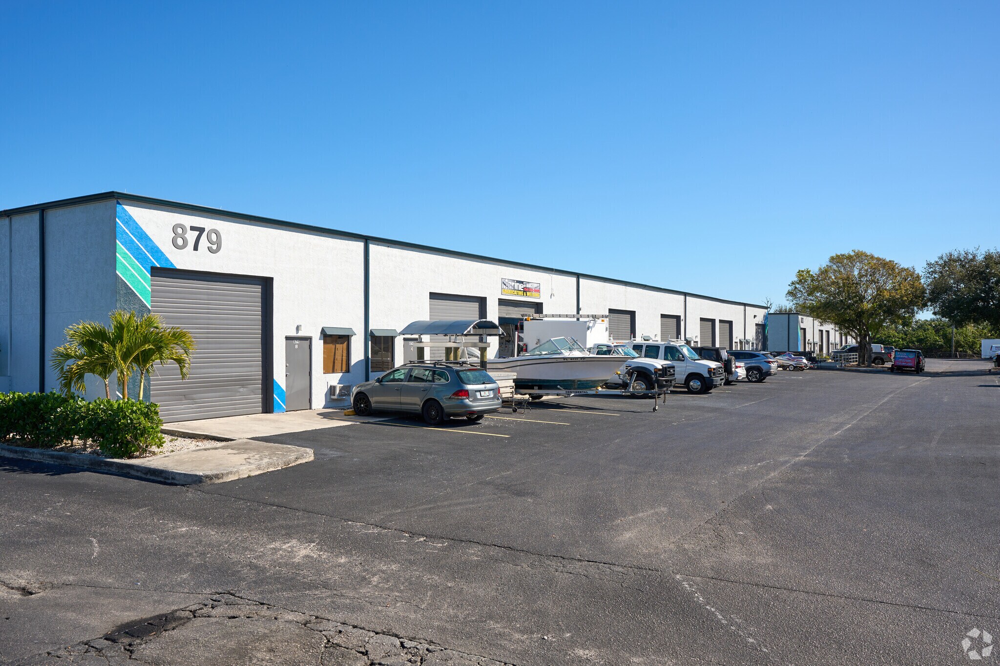 895 NE Dixie Hwy, Jensen Beach, FL à louer Photo principale– Image 1 sur 28