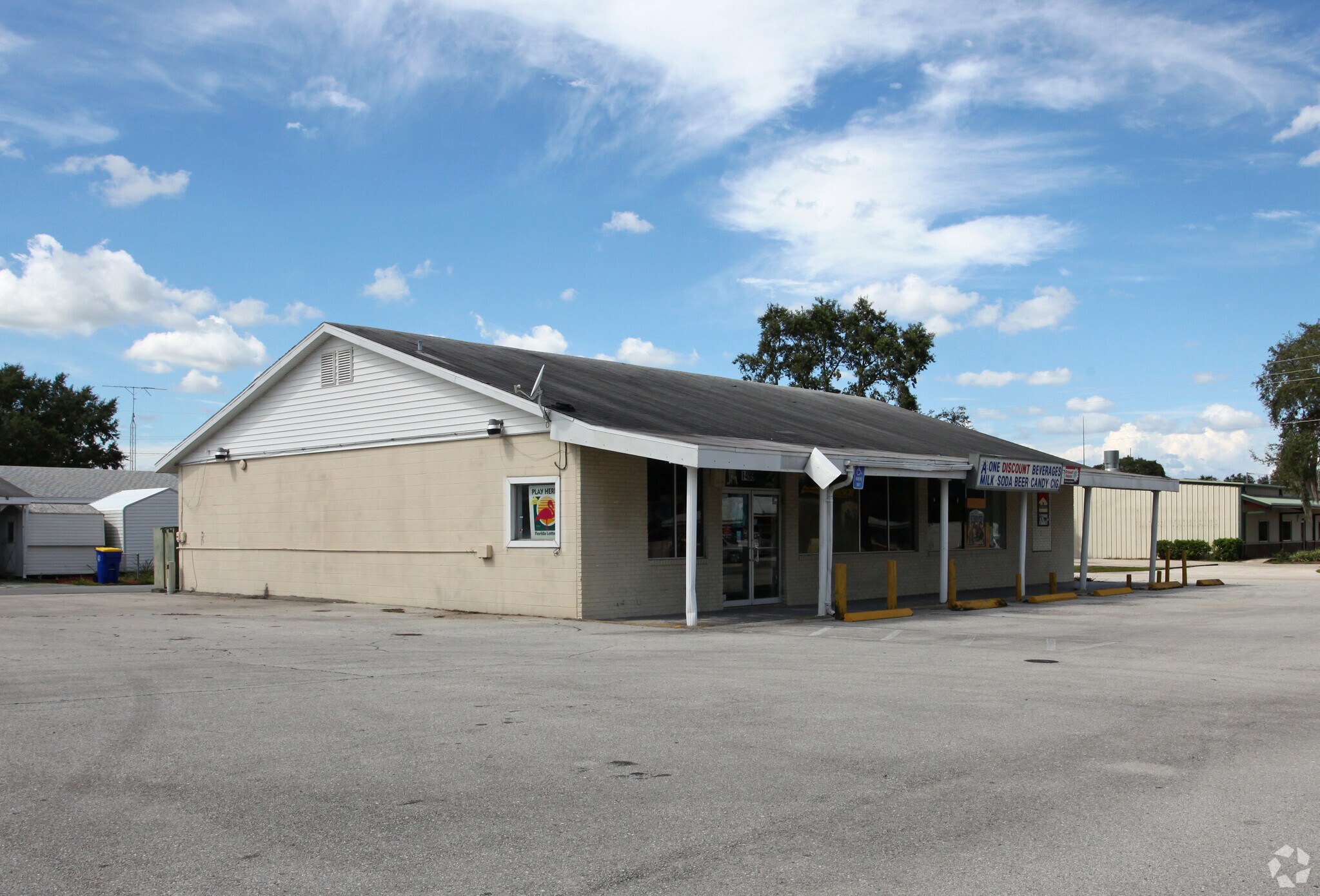 1499 N Lake Ave, Avon Park, FL à vendre Photo principale– Image 1 sur 9