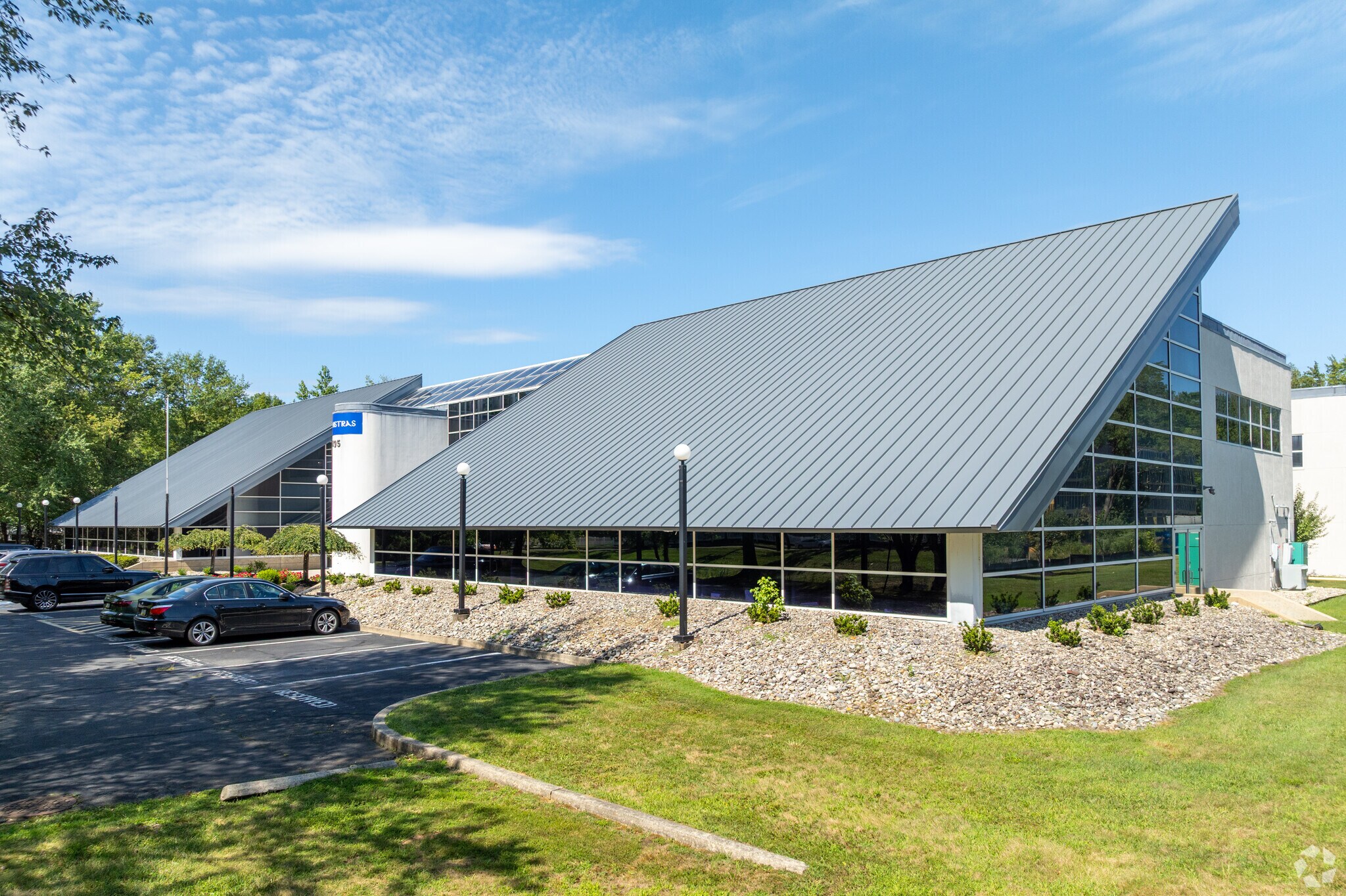 195 Clarksville Rd, West Windsor, NJ à vendre Photo principale– Image 1 sur 5