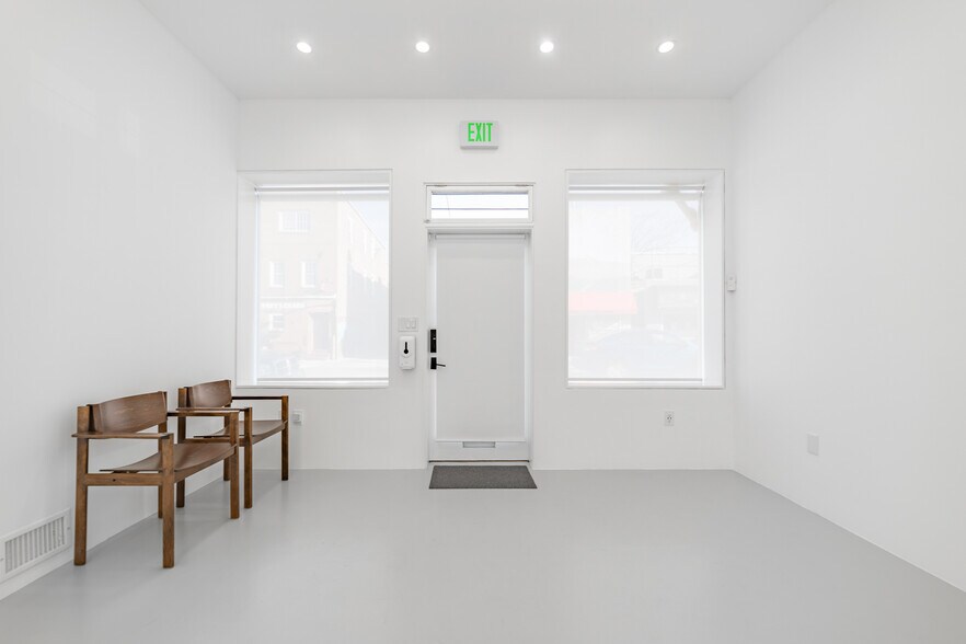 422 S Highland Ave, Baltimore, MD à vendre - Hall d’entrée – Image 2 sur 77