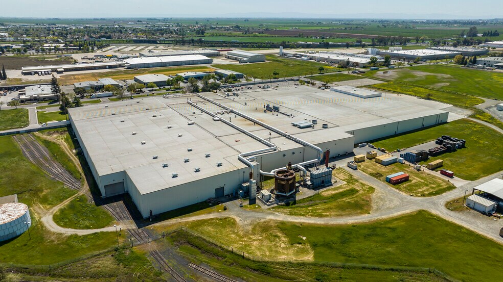 2201 Cooper Ave, Merced, CA à louer - Photo de l’immeuble – Image 2 sur 11