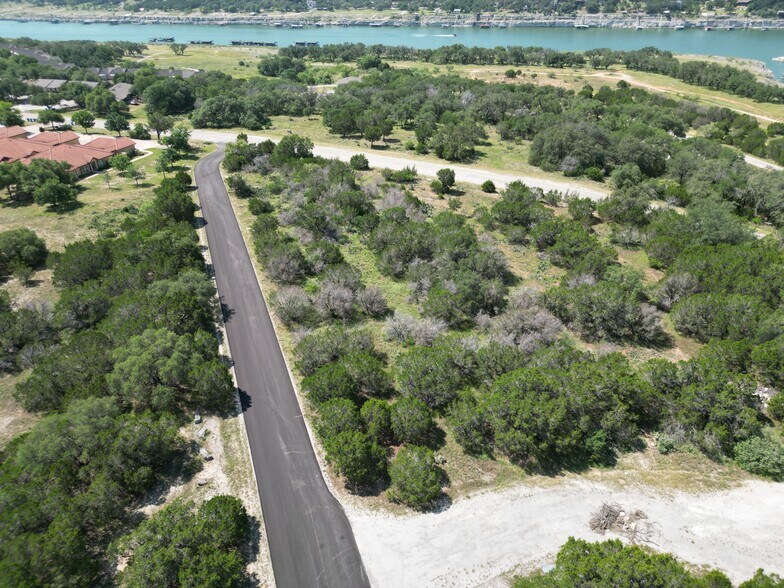 21200 Highland Lk, Leander, TX à vendre - Photo de l’immeuble – Image 3 sur 15