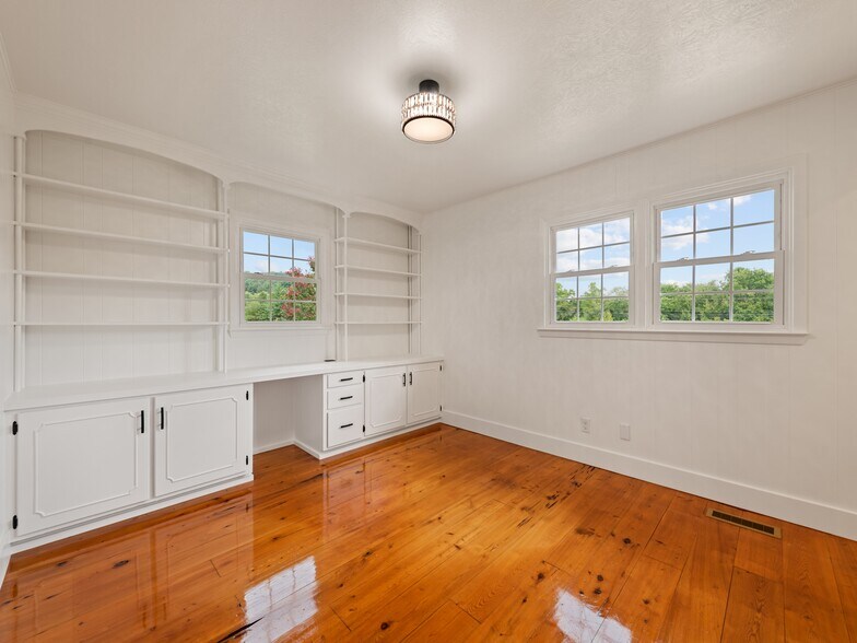 106 Whispering Hills Dr, Hendersonville, NC à louer - Photo intérieure – Image 3 sur 10