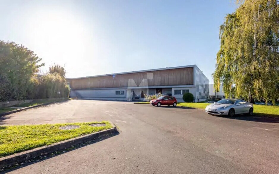 Local d’activités dans Wissous à louer - Photo de l’immeuble – Image 3 sur 11