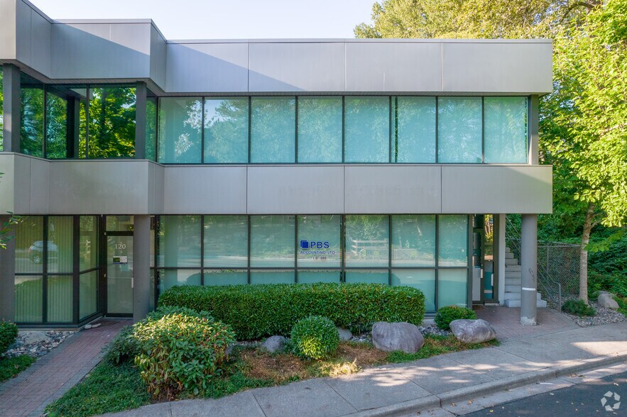1000 Roosevelt Cres, North Vancouver District, BC à vendre - Photo de l’immeuble – Image 3 sur 10