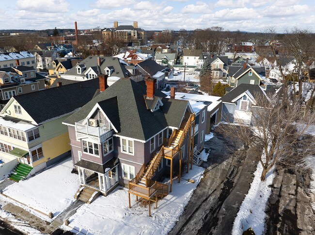 Lowell Portfolio portefeuille de 6 biens à vendre sur LoopNet.fr - Photo de l’immeuble – Image 2 sur 13