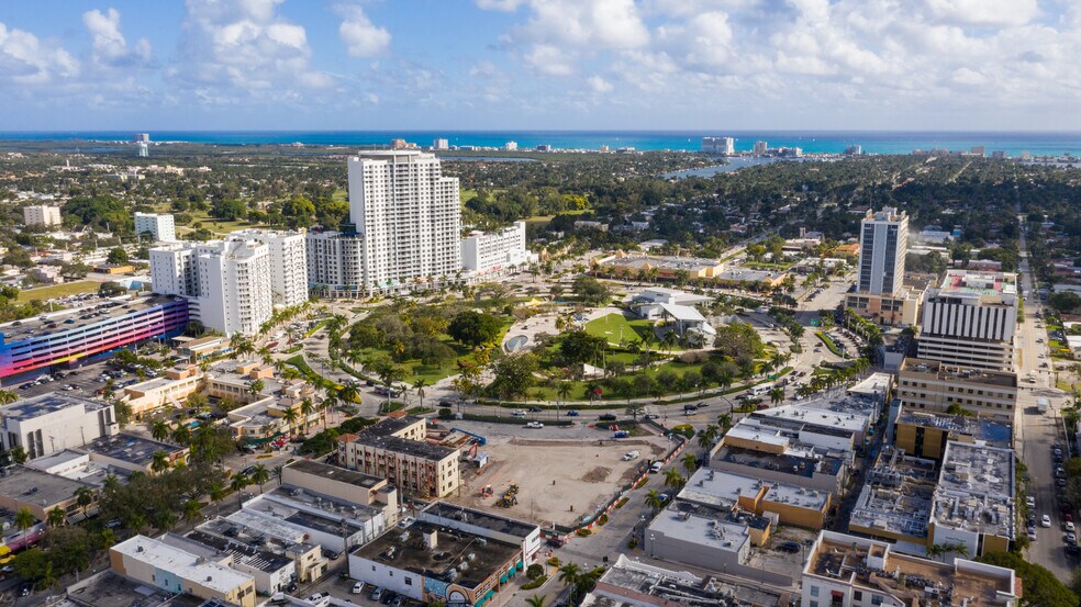 2202 Van Buren St, Hollywood, FL à vendre - Photo principale – Image 2 sur 2