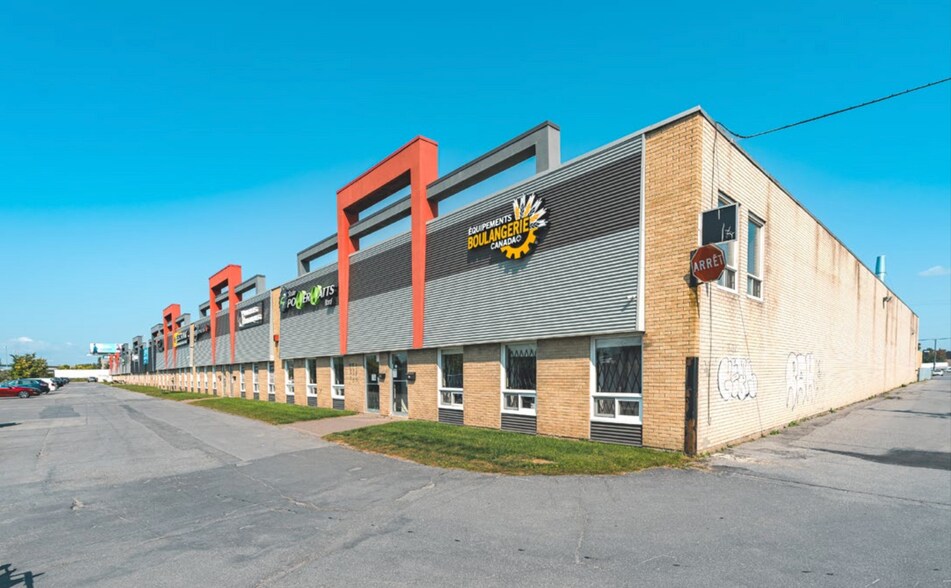 690 Boul Du Curé-Boivin, Boisbriand, QC à louer - Photo de l’immeuble – Image 2 sur 5