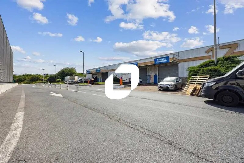 Industriel/Logistique dans Aulnay-sous-Bois à louer - Photo de l’immeuble – Image 2 sur 4