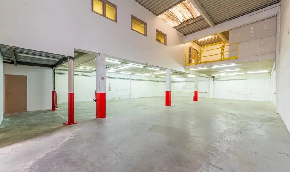 Local d'activités dans BAILLET-EN-FRANCE à vendre - Photo de l’immeuble – Image 1 sur 1