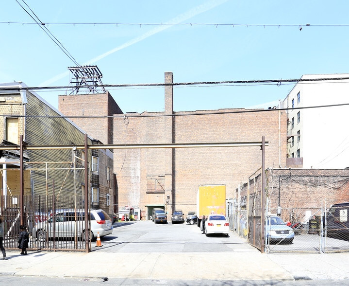 708 E Tremont Ave, Bronx, NY à louer - Photo principale – Image 1 sur 4