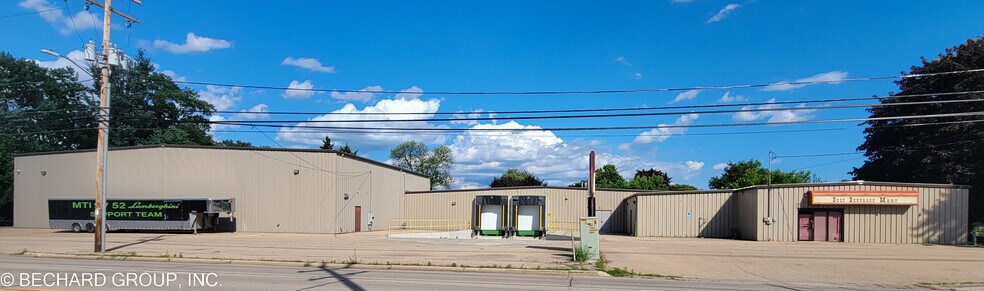 1031 Appleton Rd, Menasha, WI à louer - Photo de l’immeuble – Image 2 sur 12
