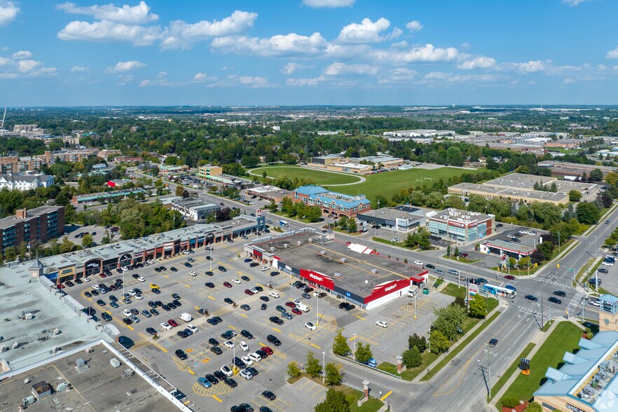 14800 Yonge St, Aurora, ON à louer - Photo de l’immeuble – Image 2 sur 7