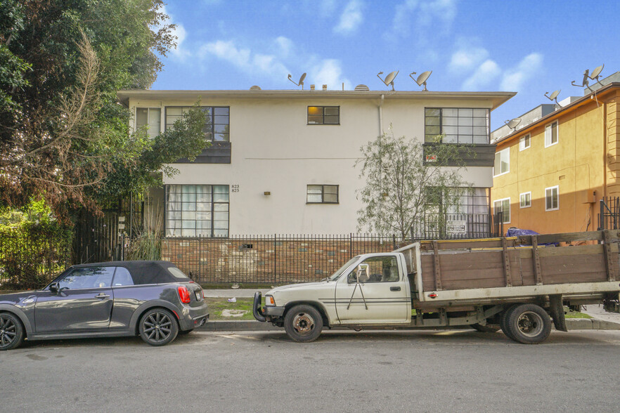 823 S Oxford Ave, Los Angeles, CA à vendre - Photo de l’immeuble – Image 1 sur 15