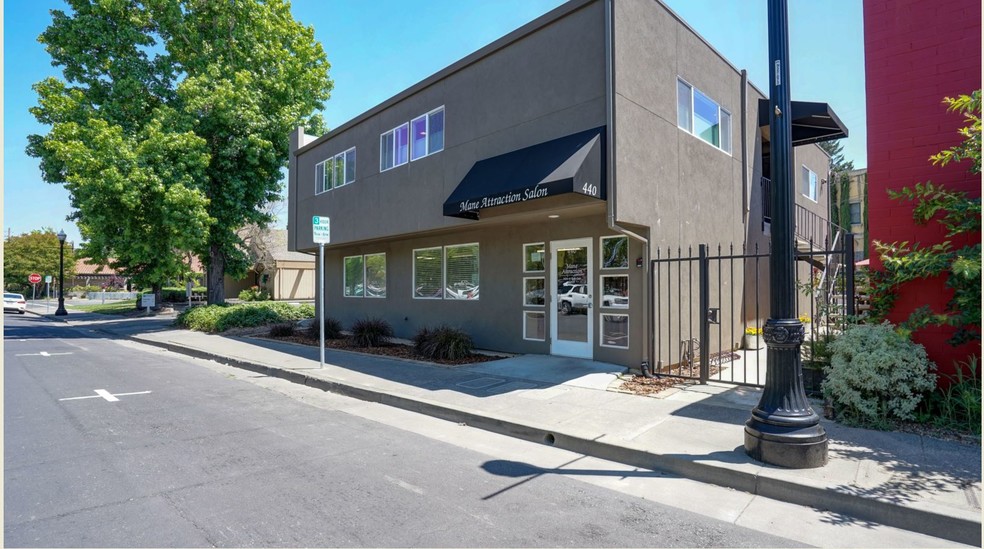 436-440 Center St, Healdsburg, CA à louer - Photo de l’immeuble – Image 2 sur 23