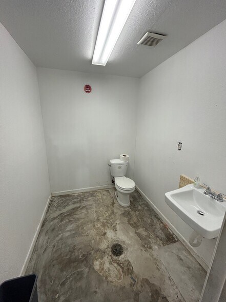 51 N 13th St, Beaumont, TX à vendre - Photo de l’immeuble – Image 3 sur 7