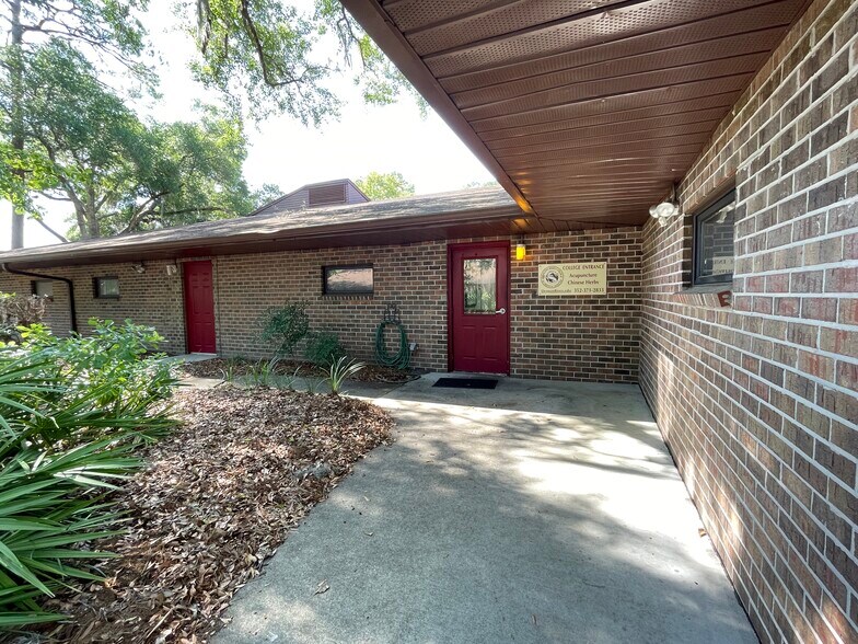 1000 NE 16th Ave, Gainesville, FL à louer - Photo de l’immeuble – Image 2 sur 10
