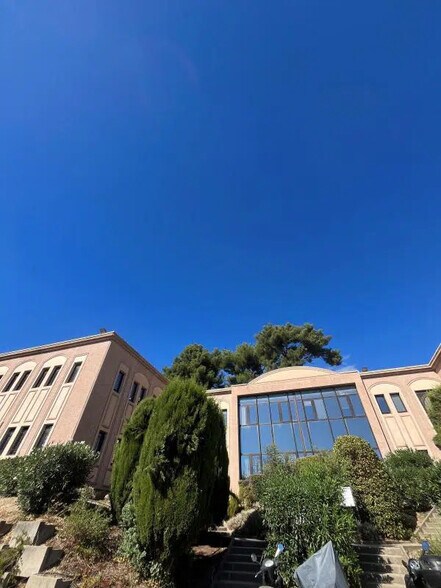 Bureau dans Marseille à louer - Photo de l’immeuble – Image 2 sur 15