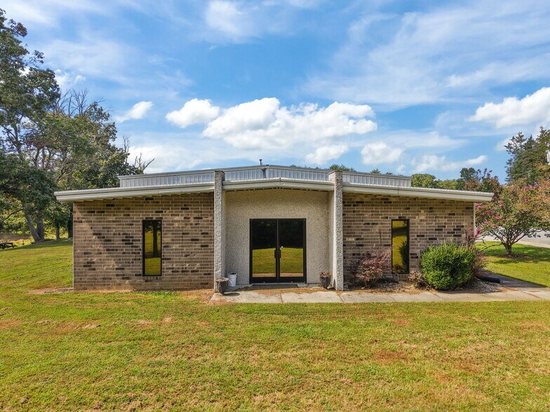 2245 A Air Park Dr, Burlington, NC à louer - Photo de l’immeuble – Image 1 sur 51